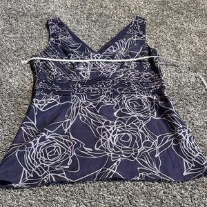 Banana Republic Floral Silk V-Neck Camisole / Shirt / Sleeveless Blouse